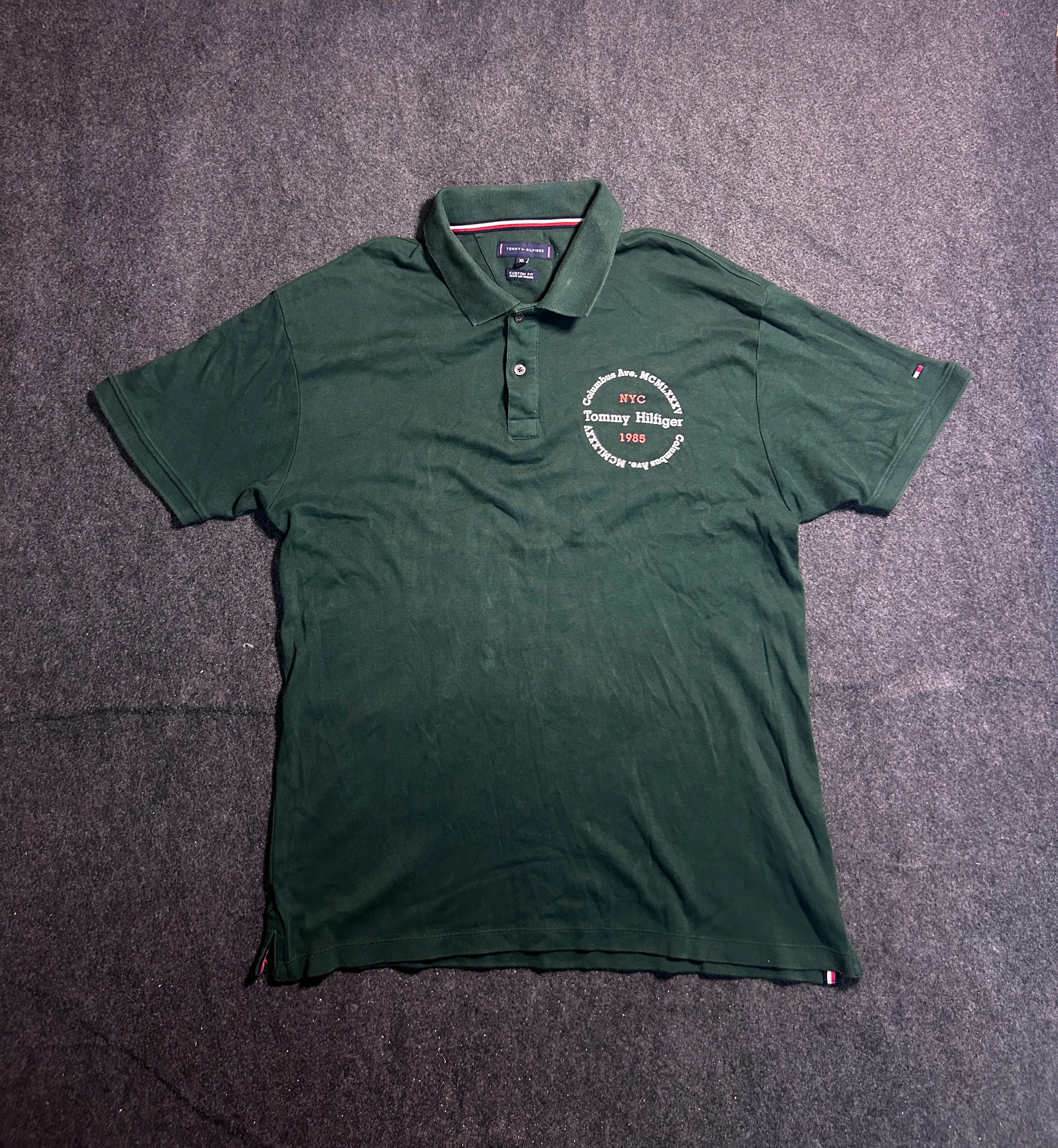Tommy Hilfiger Men’s Dark Green Graphic Polo T-Shirt – Custom Fit L