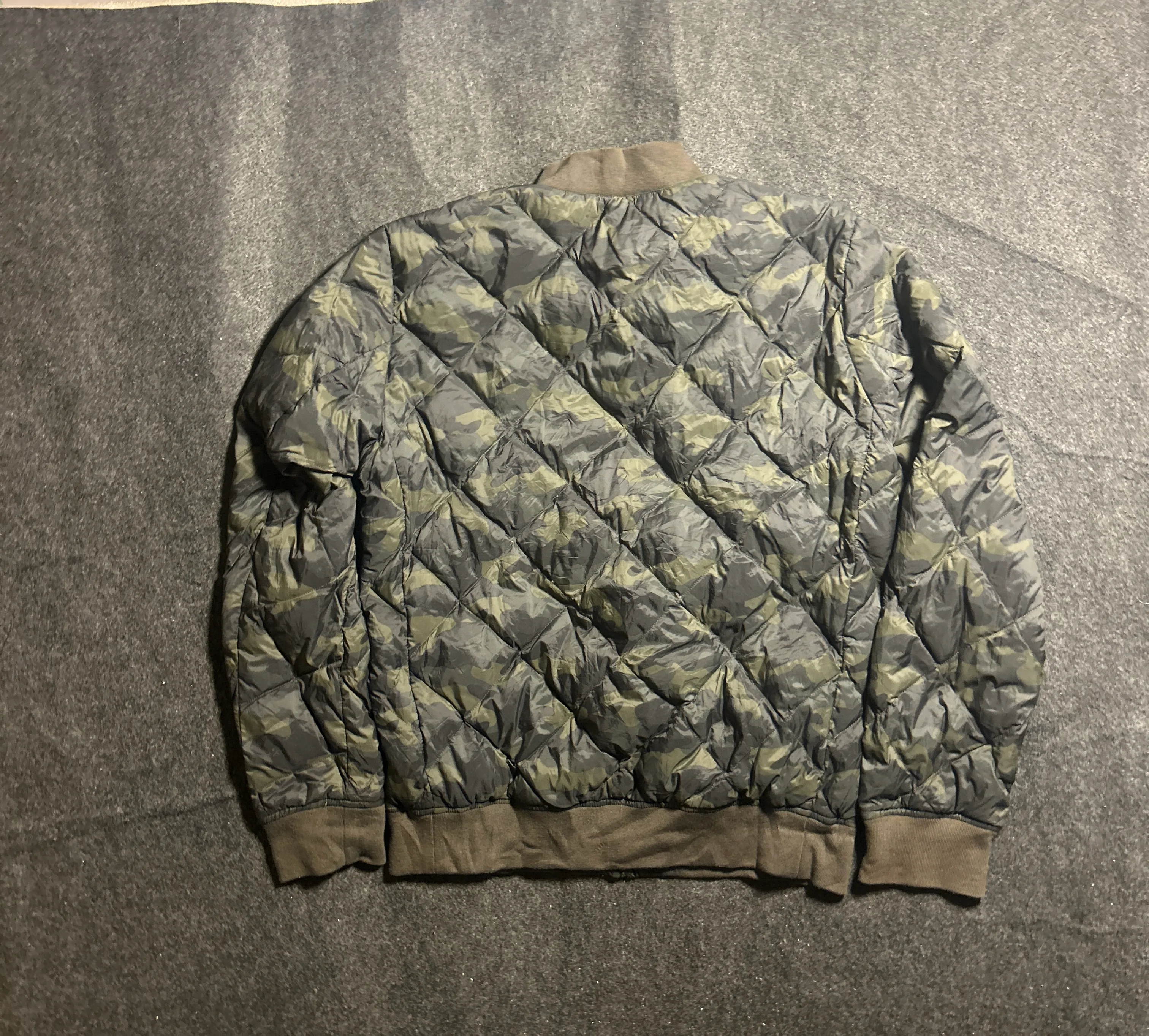 Uniqlo Olive  Puffer Bomber Jacket –Men’s Size M
