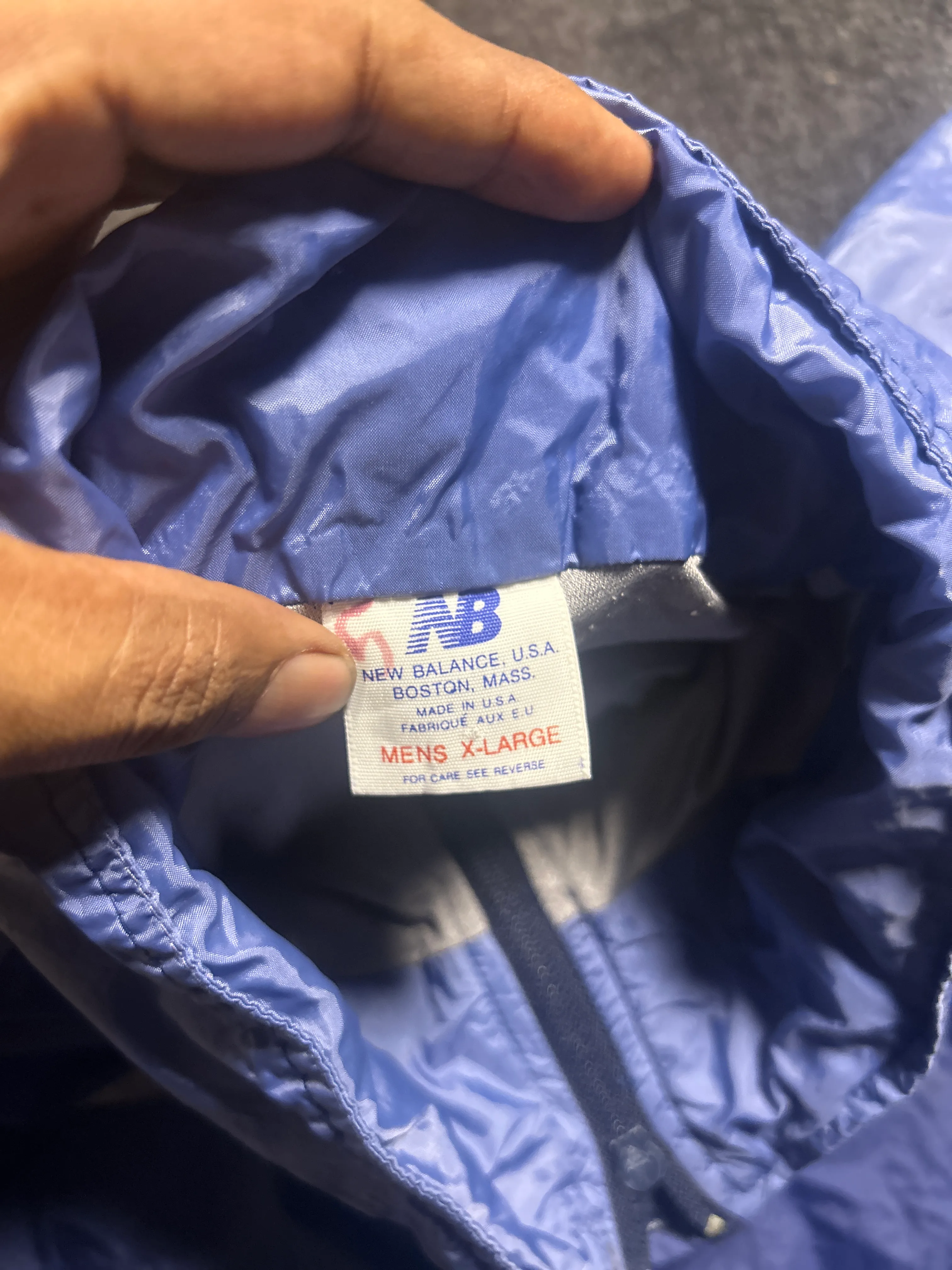 Vintage New Balance Blue Windbreaker Jacket with Reflective Stripe – Men’s XL
