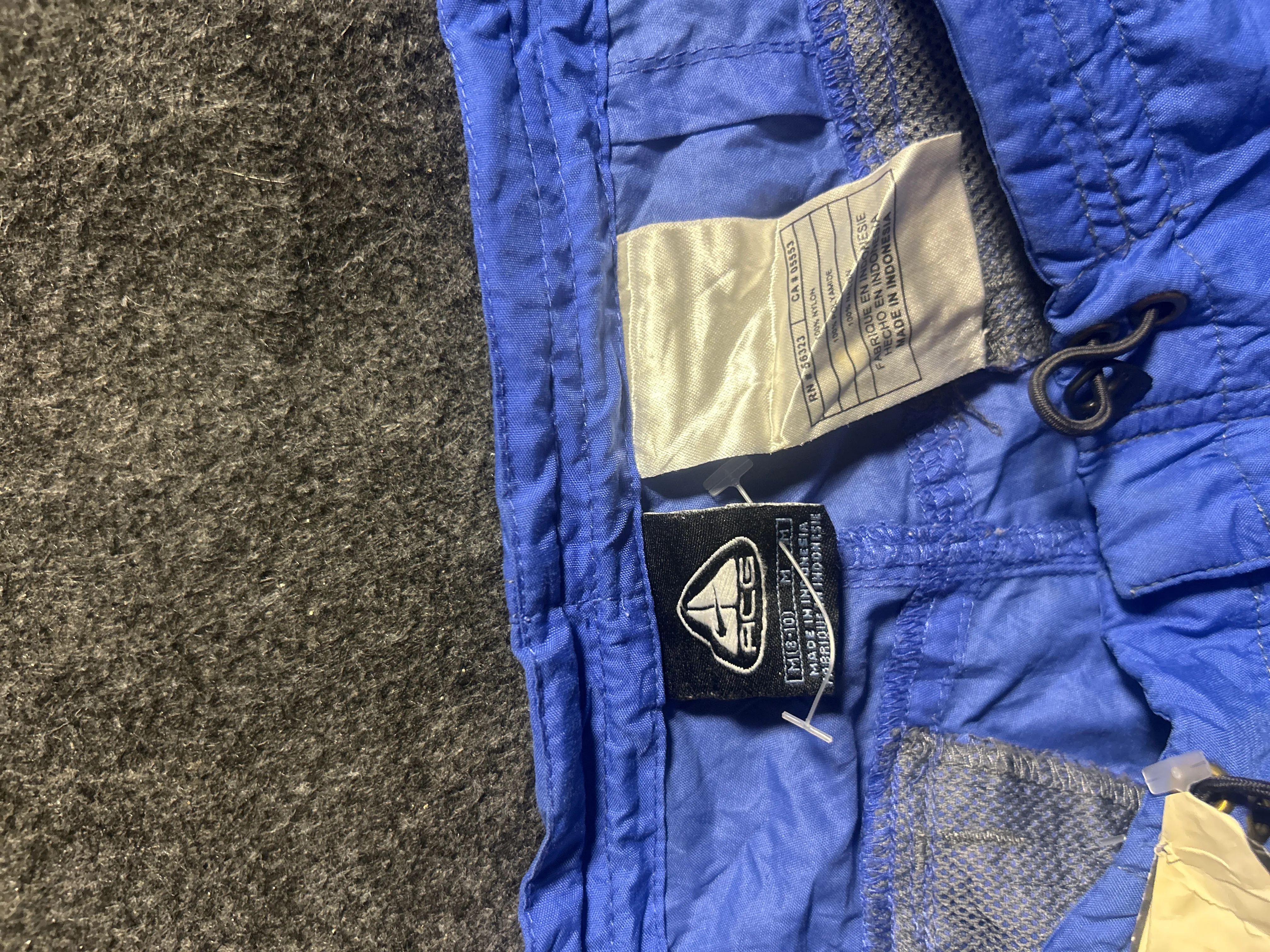 Nike ACG Vintage Blue Outdoor Capri Pants – Men’s Waist 30
