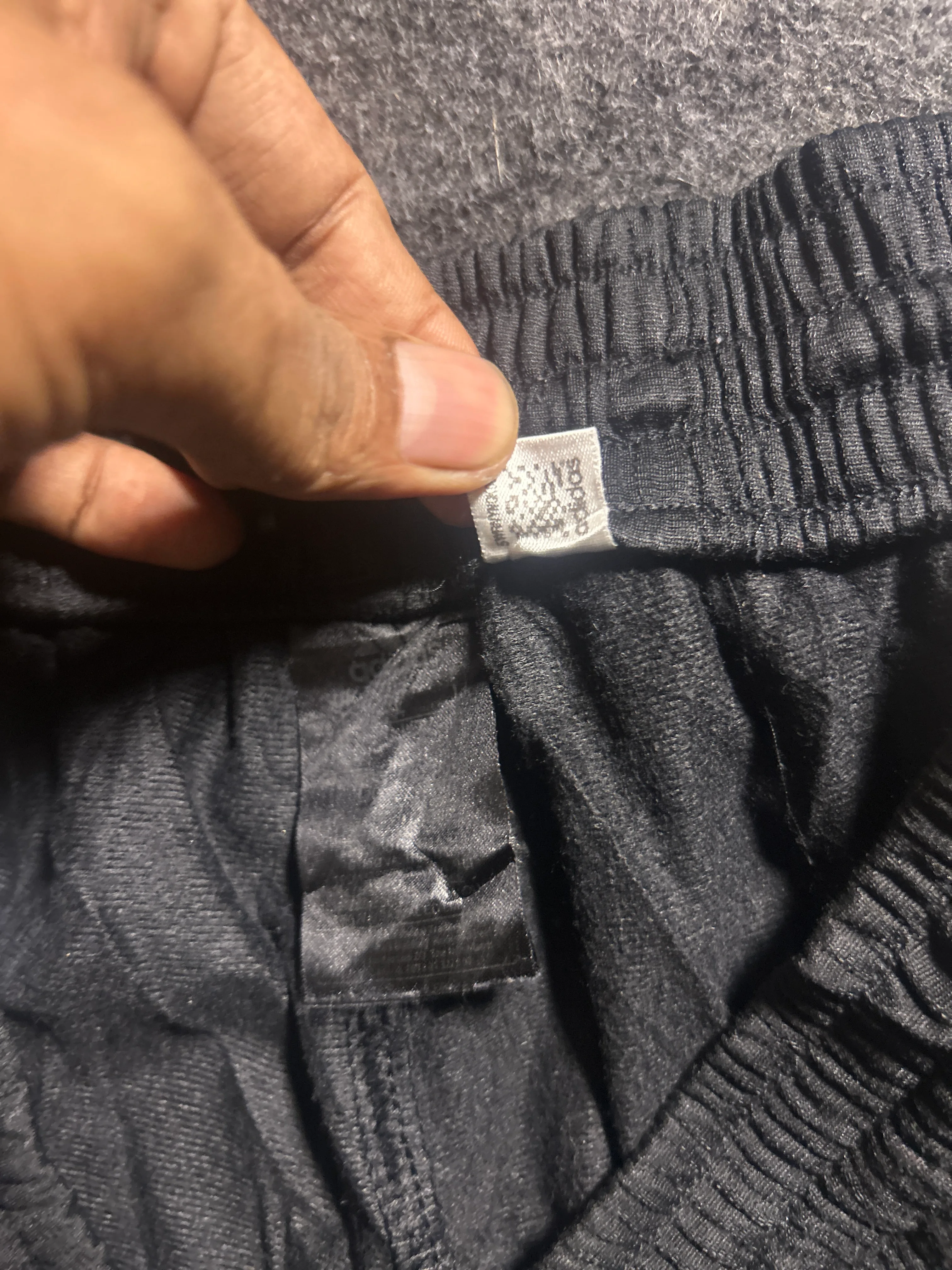 Adidas Vintage Black Baggy Track Pants with 3 Stripes – Unisex L