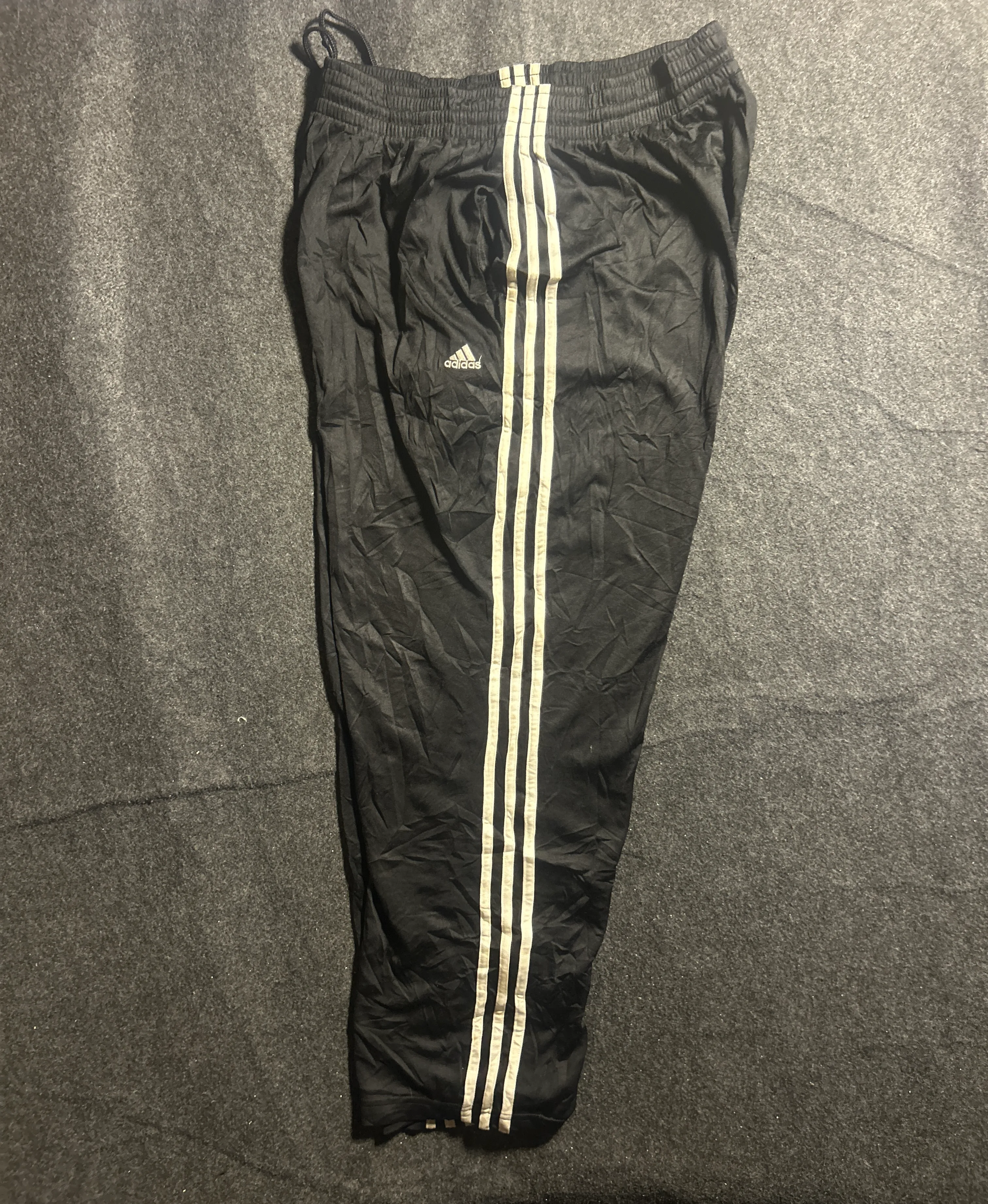 Adidas Vintage Black Baggy Track Pants with 3 Stripes – Unisex L