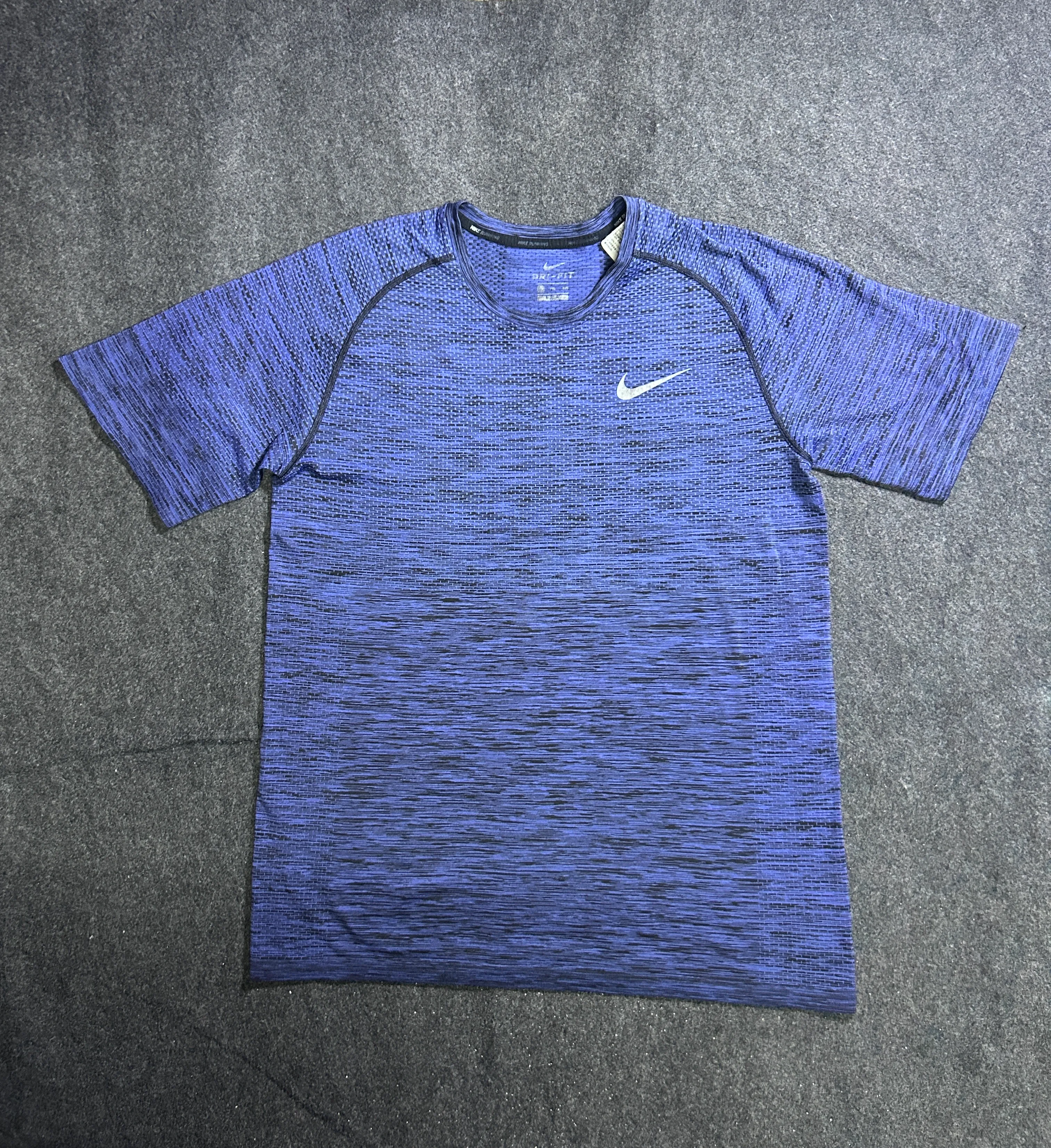 Nike Running Dri-FIT Knit Seamless Short-Sleeve T-Shirt – Purple / Black Heather XL