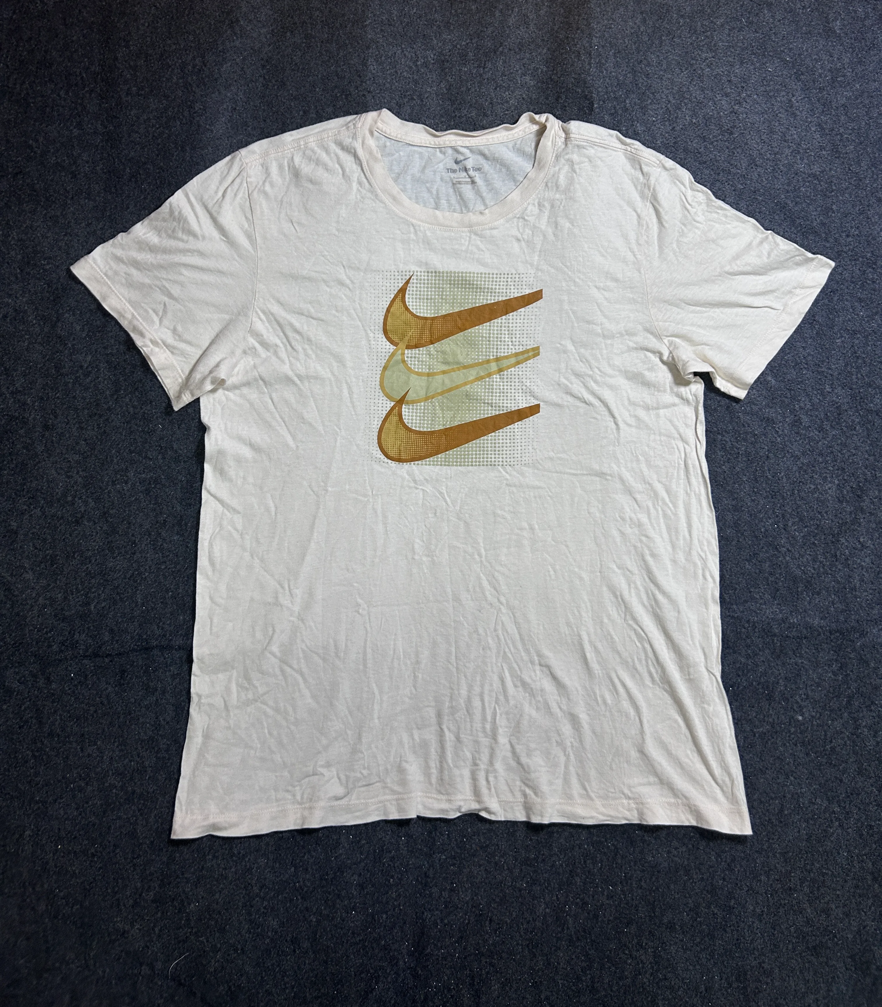 Vintage Nike Triple Swoosh Graphic T-Shirt | White | L
