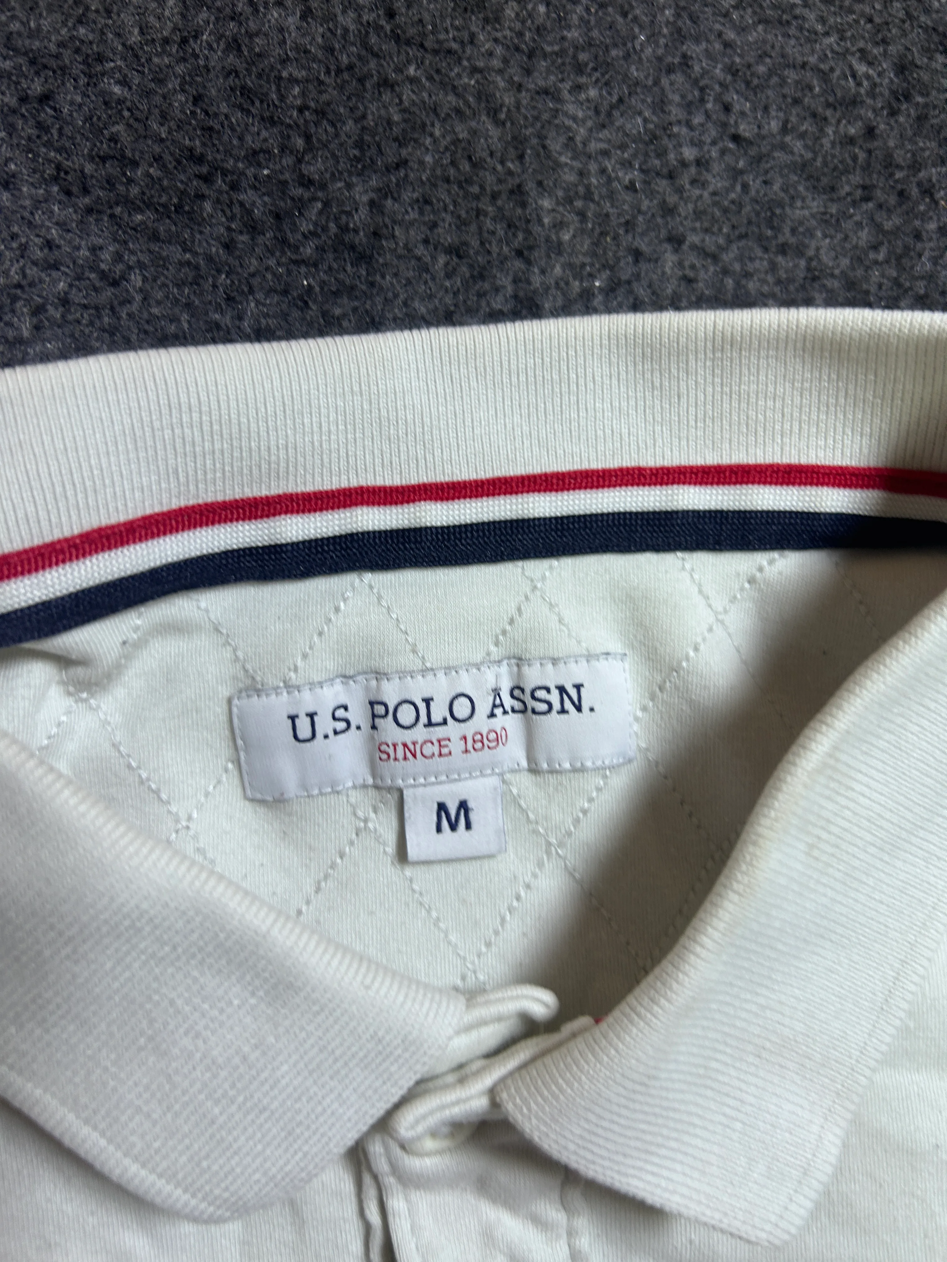 S. Polo Assn. Men's Off-White Graphic Polo T-Shirt (Size M)