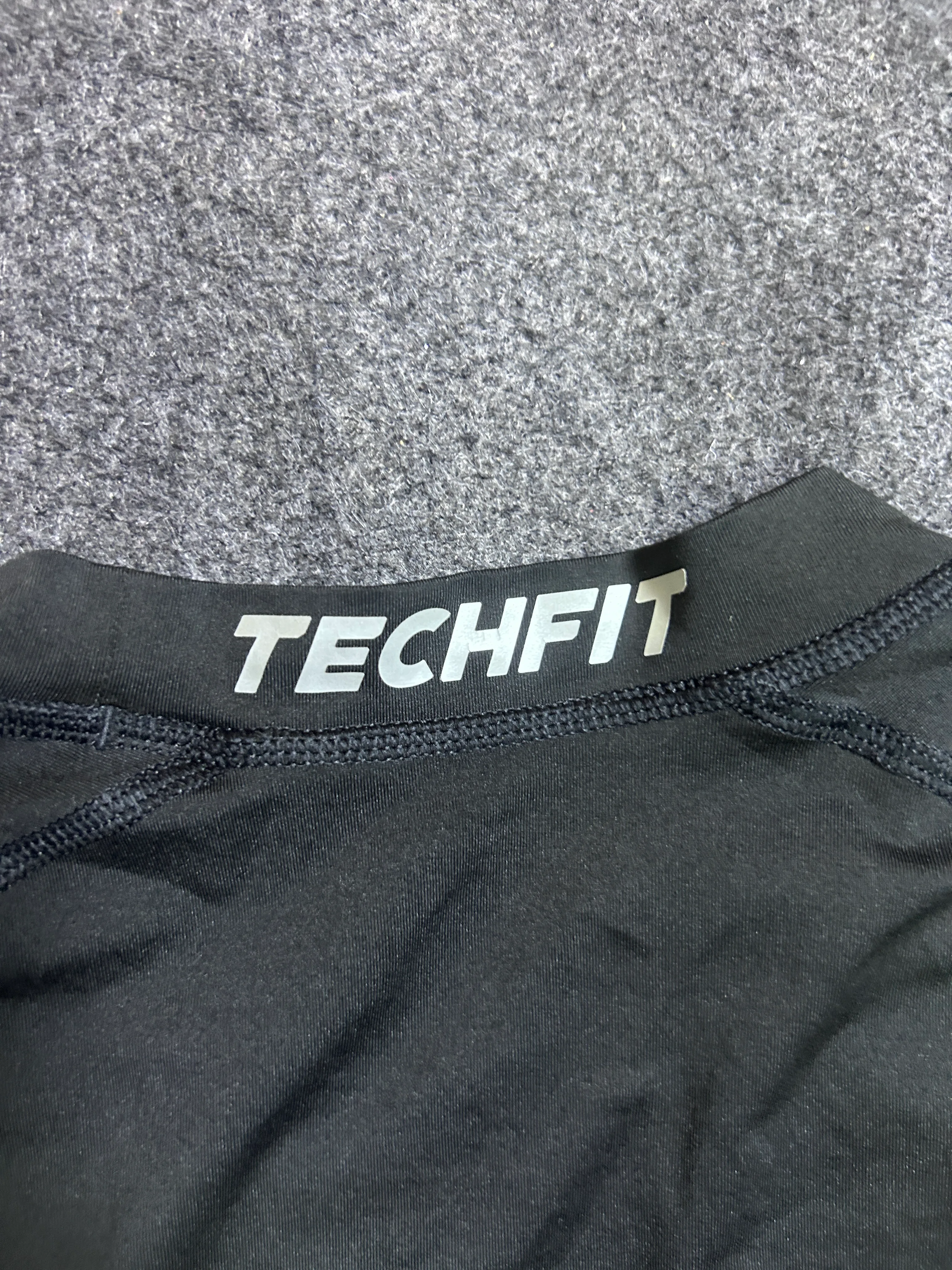 Adidas Men's Techfit Climalite Compression Long Sleeve Athletic Top (Size M)