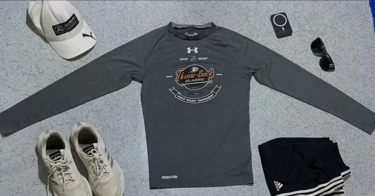 Under Armour Compression Full Sleeve Tshirt Size S Grey