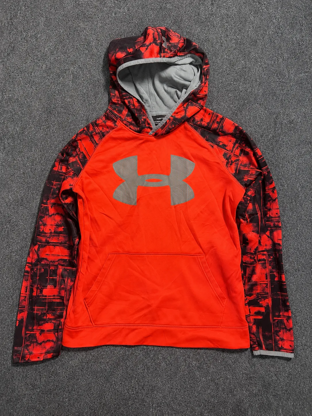 Under Armour ColdGear Fleece Hoodie Red Black Camo Pullover Sweatshirt M