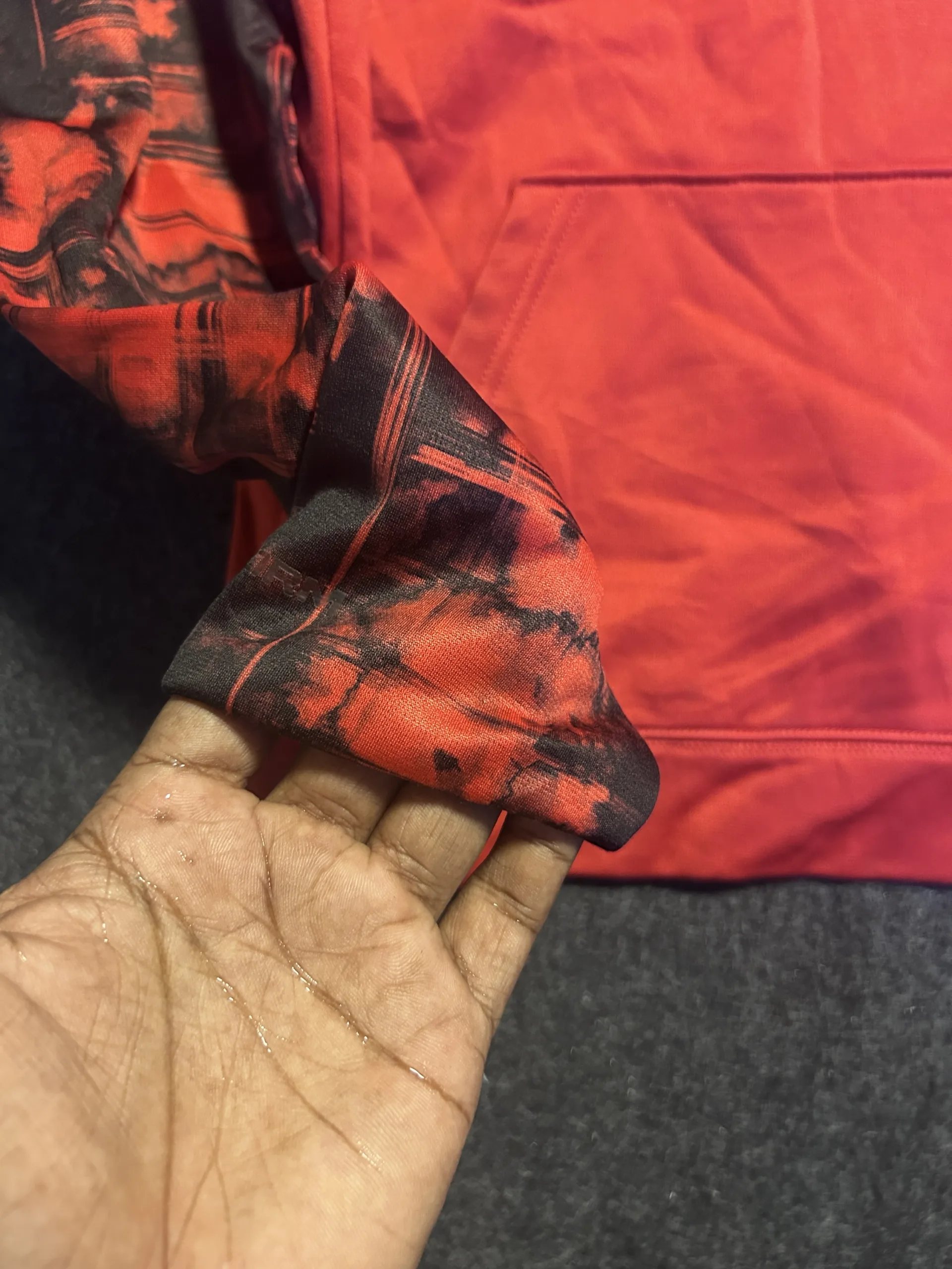 Under Armour ColdGear Fleece Hoodie Red Black Camo Pullover Sweatshirt M