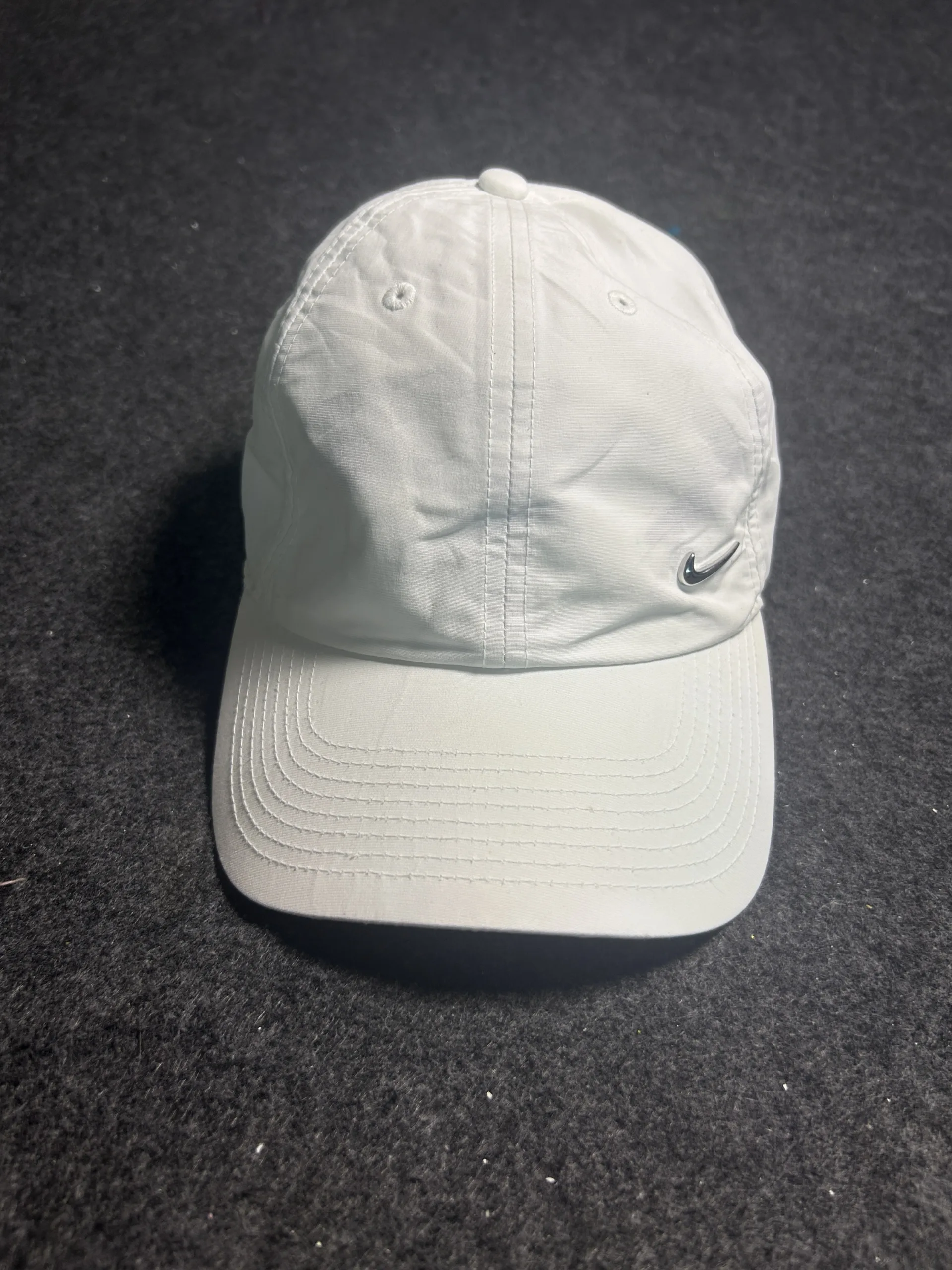 Nike Heritage86 White Adjustable Cap | Metal Swoosh Dad Hat