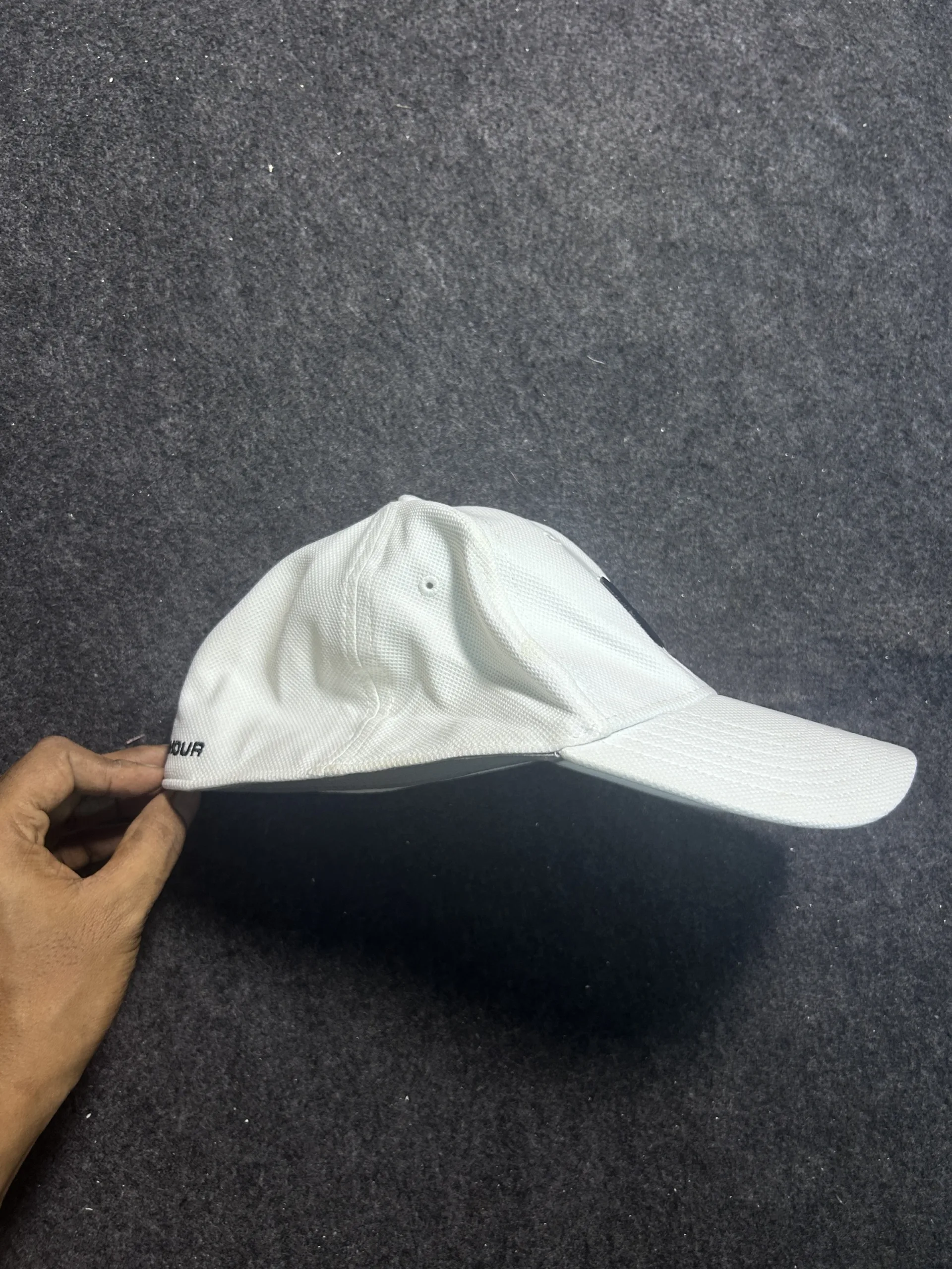 Under Armour White Performance Cap | UA Classic Fit Stretch Baseball Hat