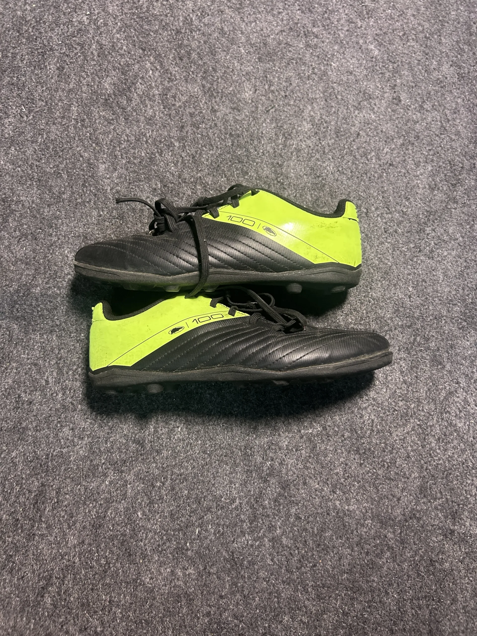 Kipsta 100 Football Studs Black Neon Green Soccer Cleats UK 4