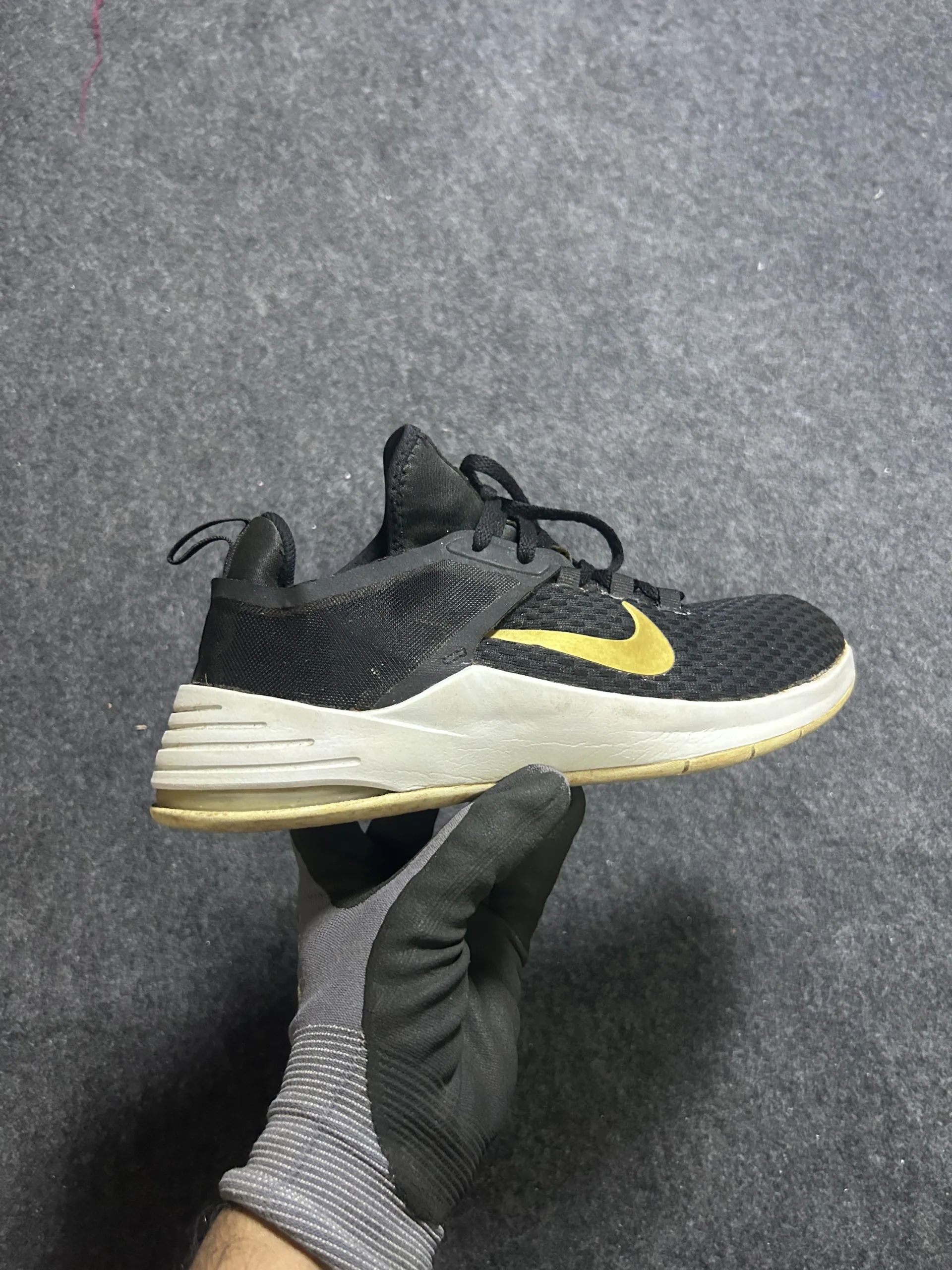 Nike Revolution Running Shoes Black Gold – UK 5.5 Lightweight Trainers