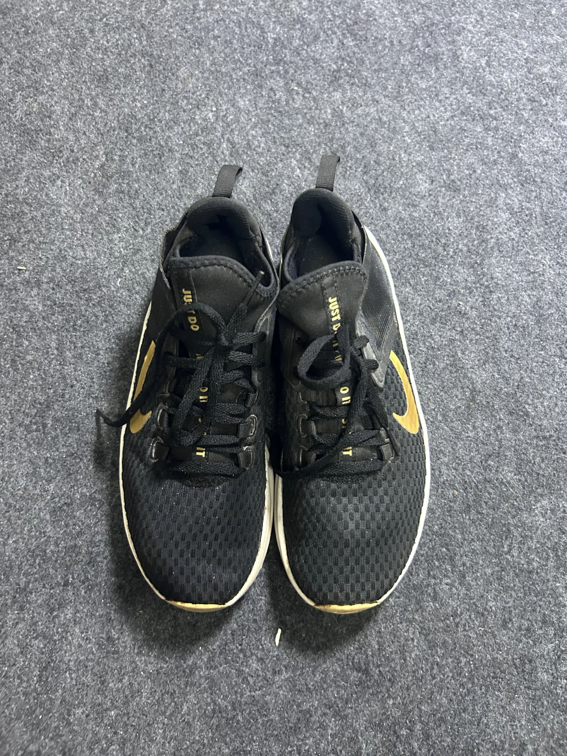 Nike Revolution Running Shoes Black Gold – UK 5.5 Lightweight Trainers
