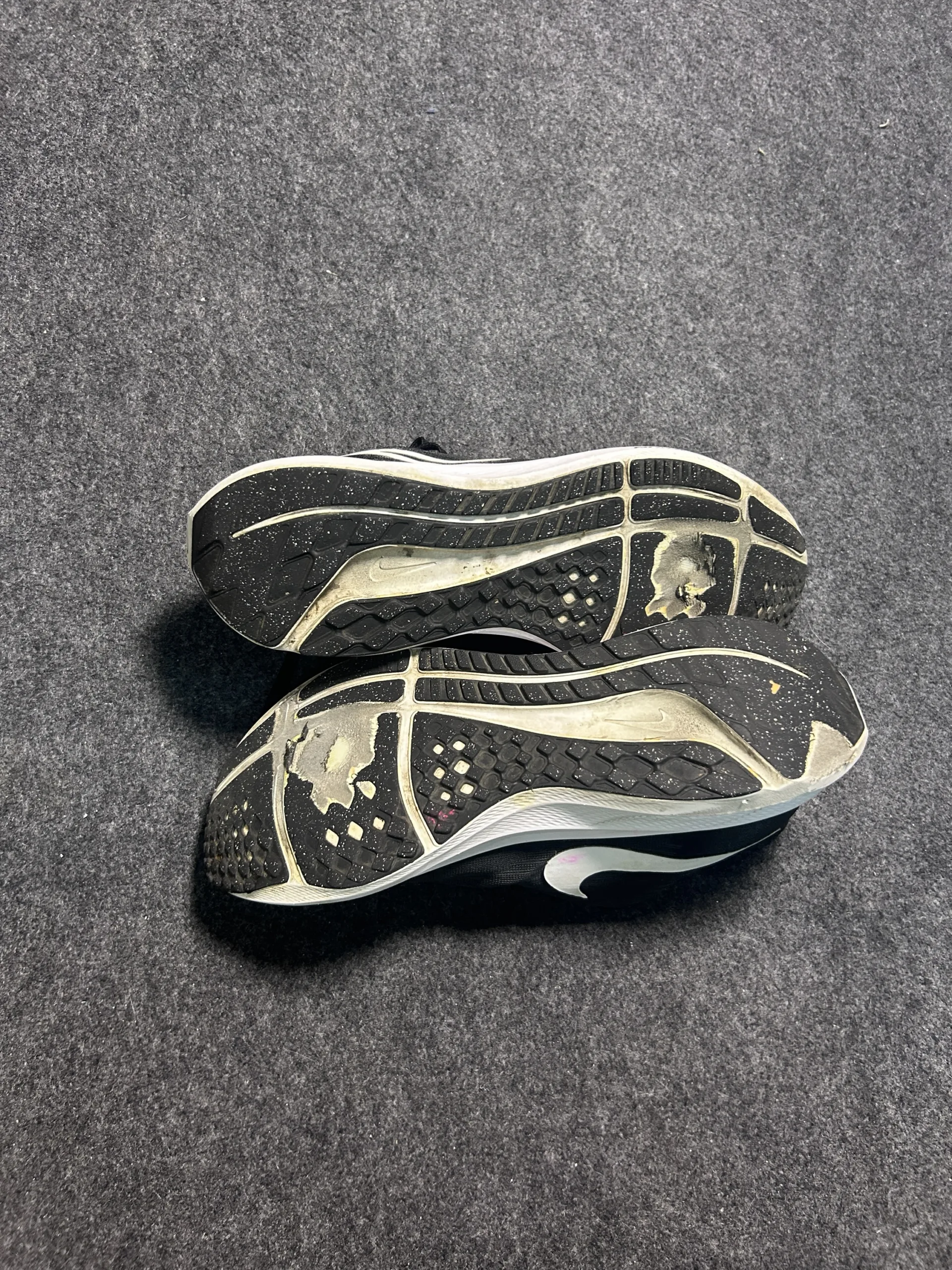 Nike Air Zoom Pegasus 39 Running Shoes Black White | UK 8 | Lightweight Performance Trainers