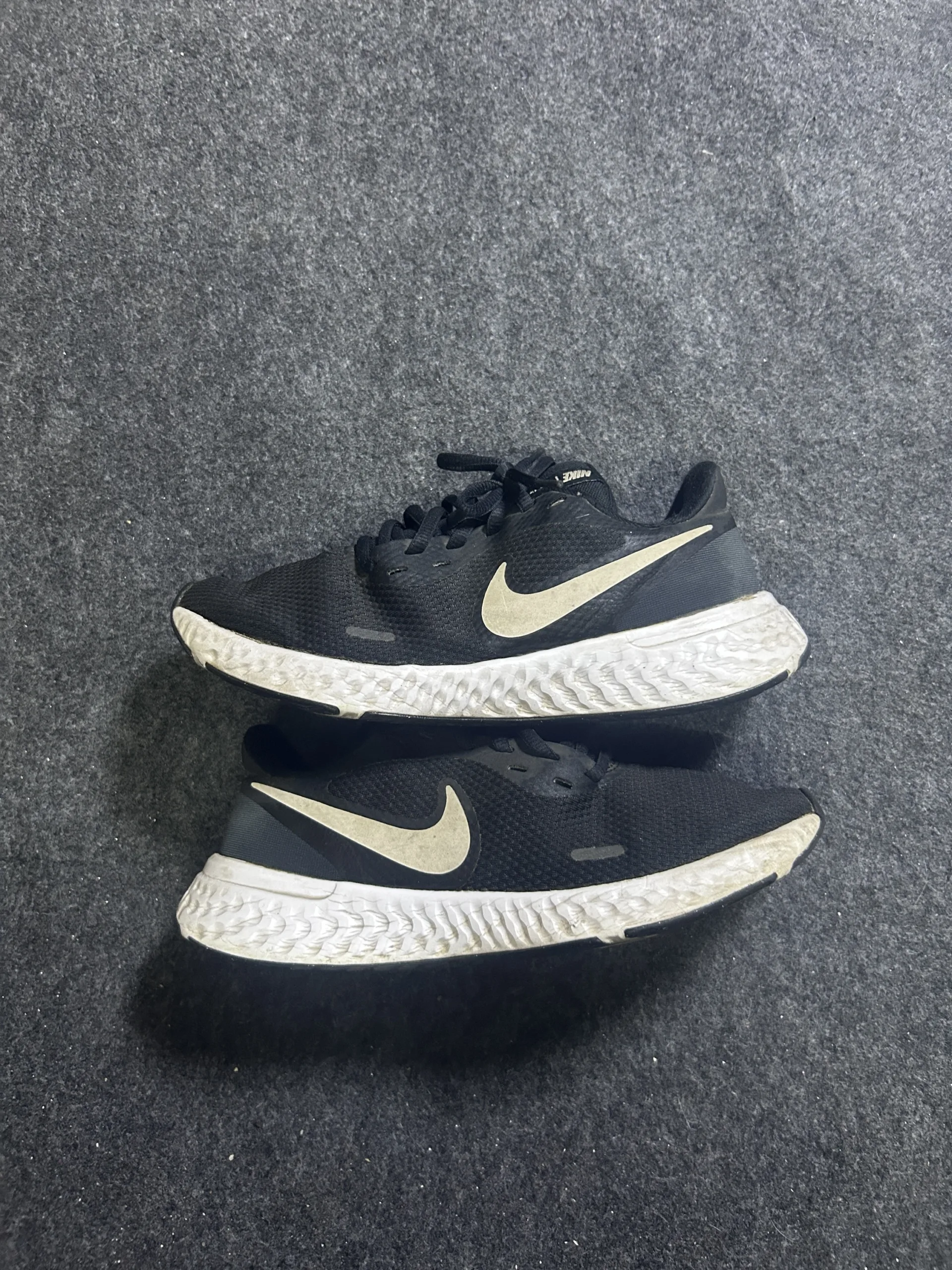 Nike Revolution 5 Black Running Shoes UK 4 | Lightweight Sports & Walking Sneakers