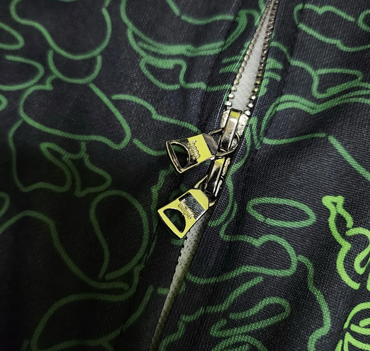 BAPE Shark Full Zip Camo Hoodie Green Black Size M | New With Tags