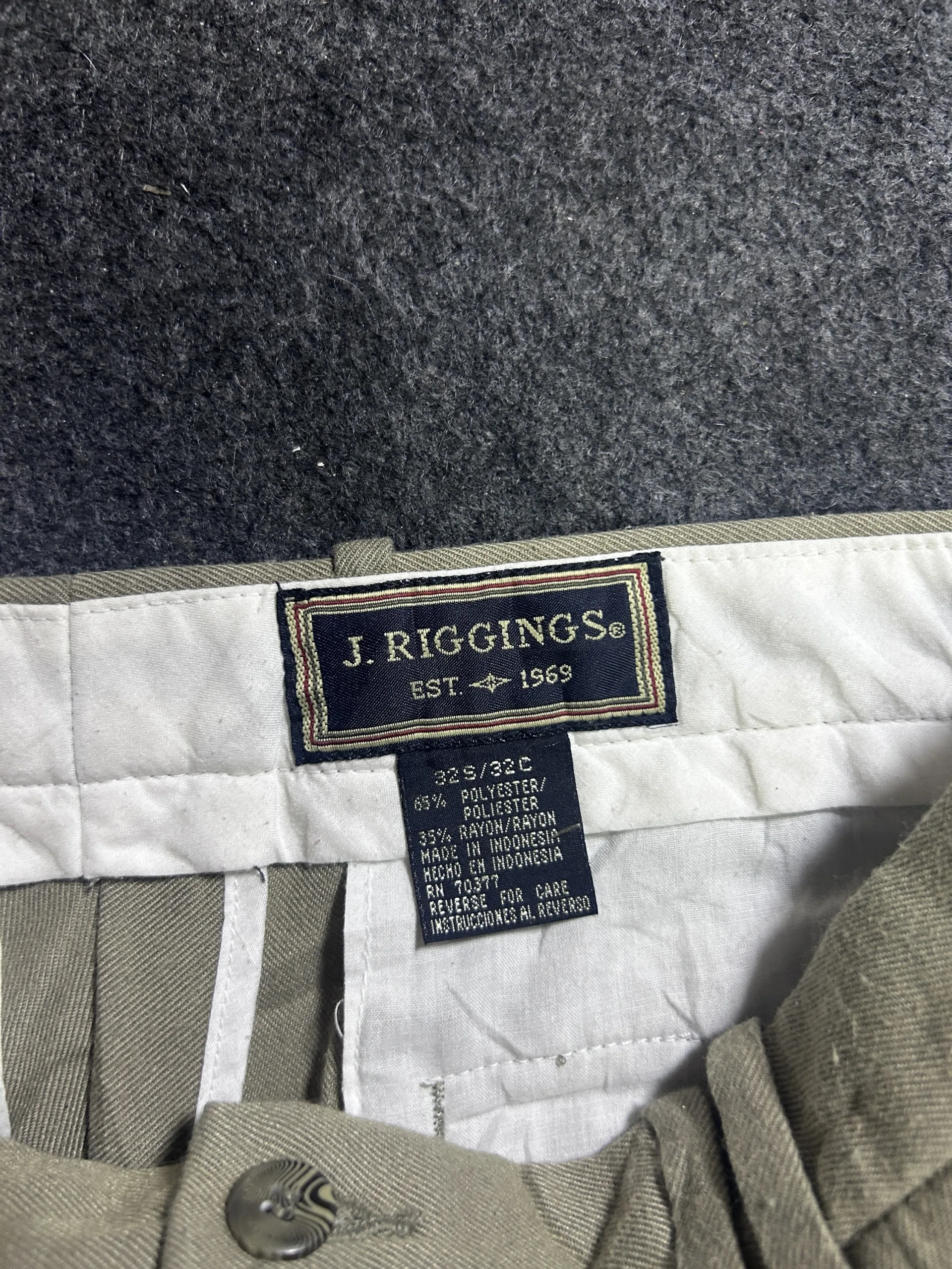 J. Riggings Men’s Khaki Pleated Trousers – Classic Straight Fit Pants | W32