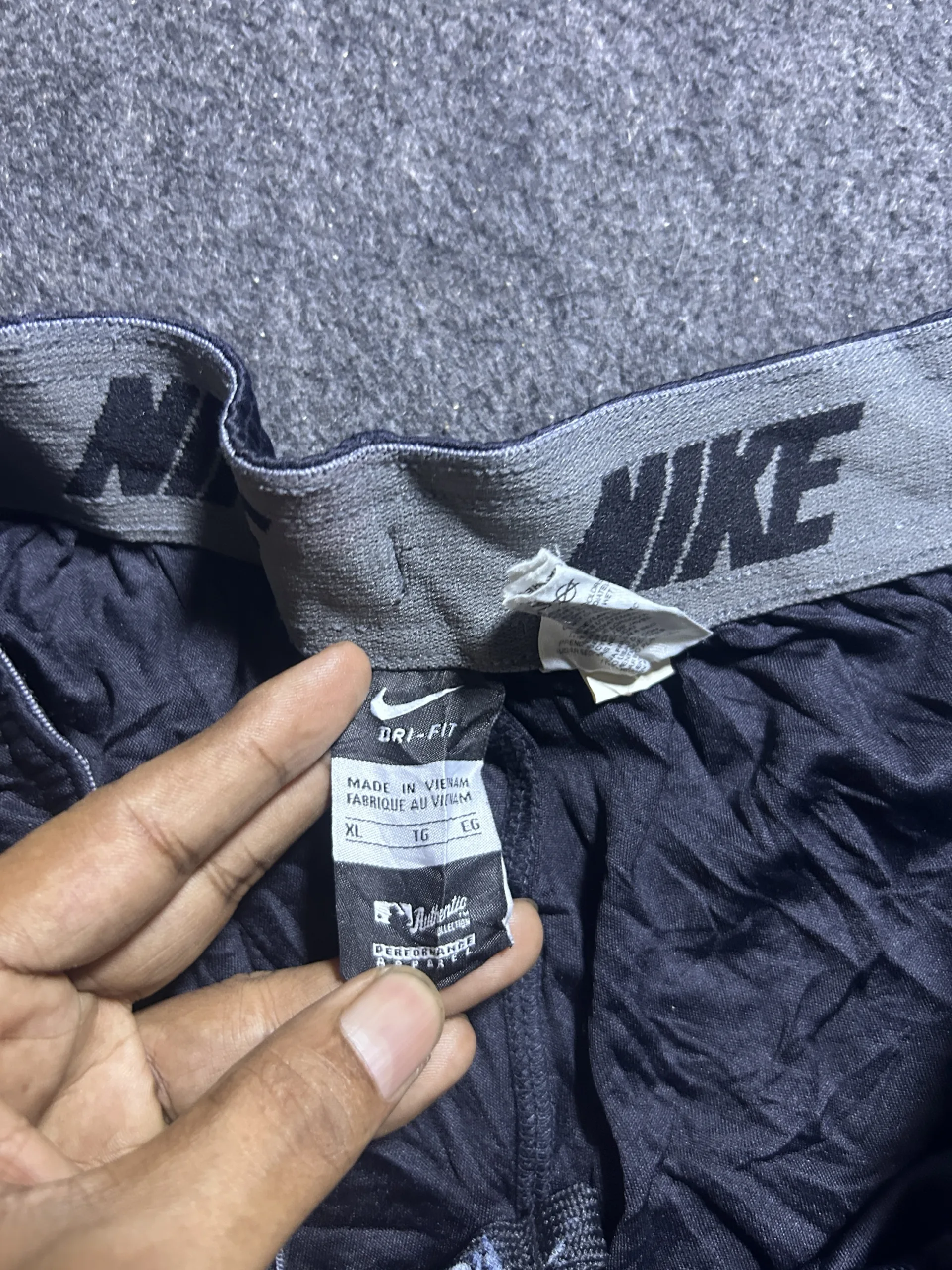 Nike Dri-FIT New York Yankees Black Sports Shorts | XL