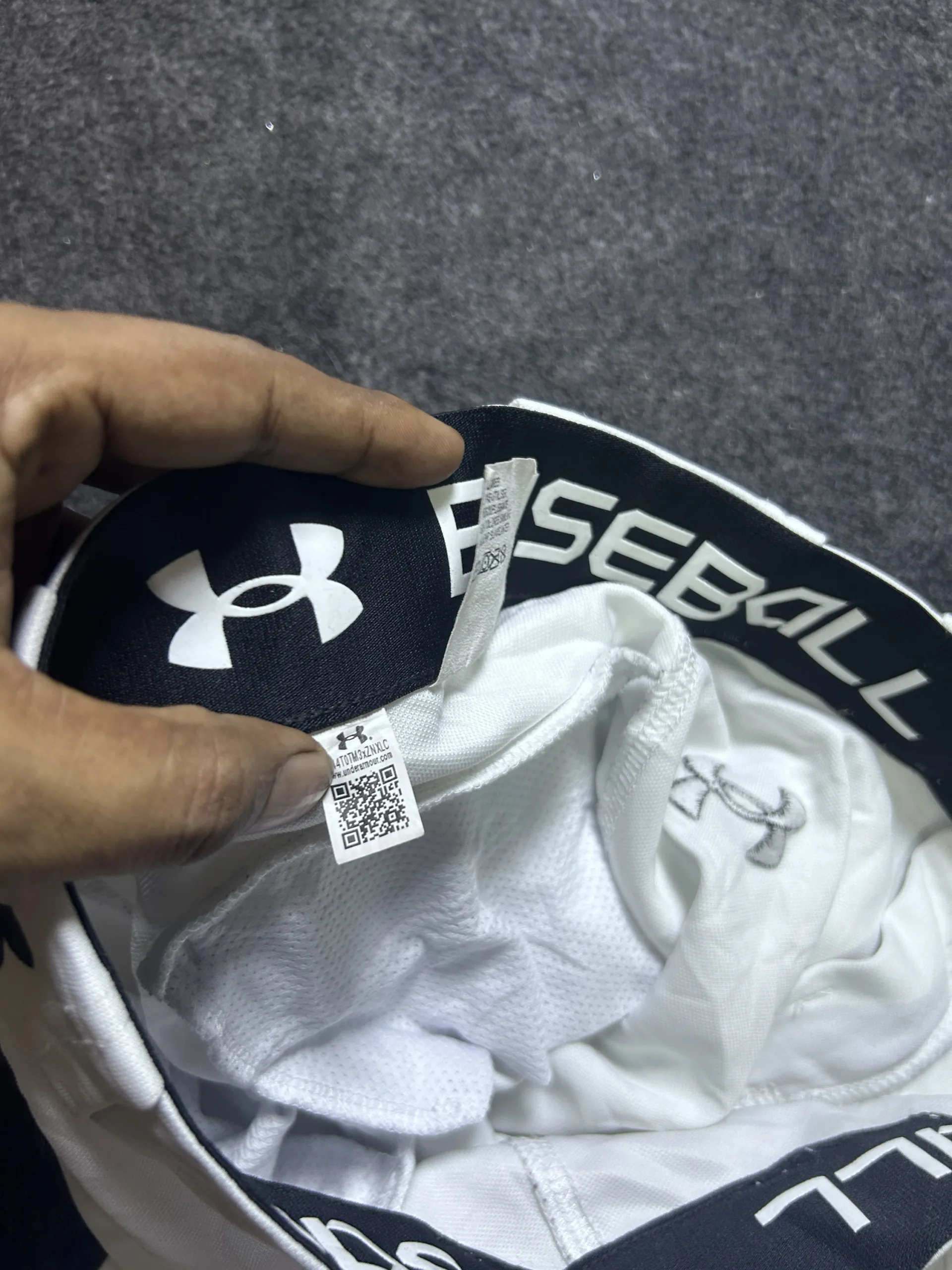 Under Armour White Performance Golf Pants – Size 26