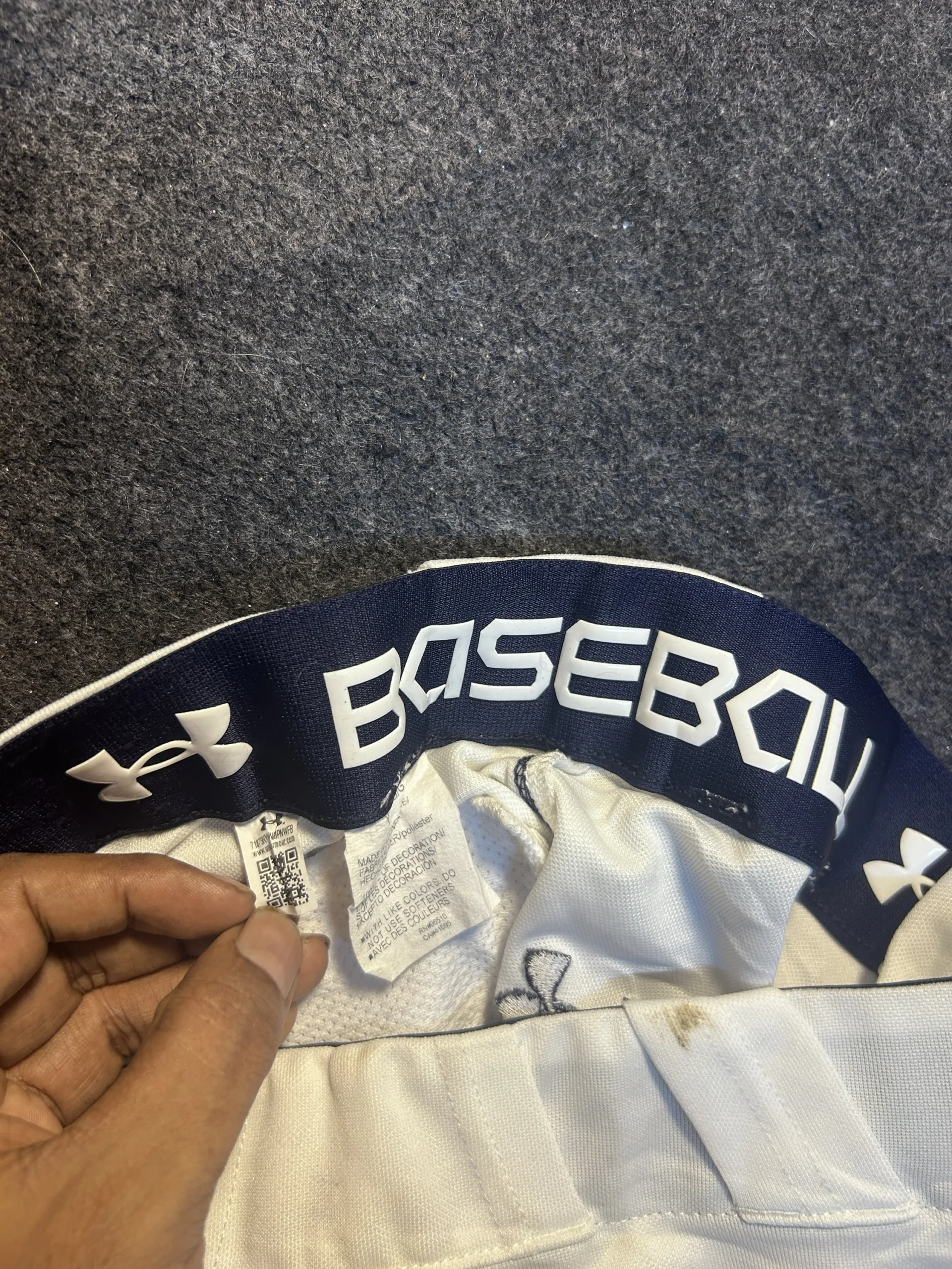 Under Armour White Performance Pants | M