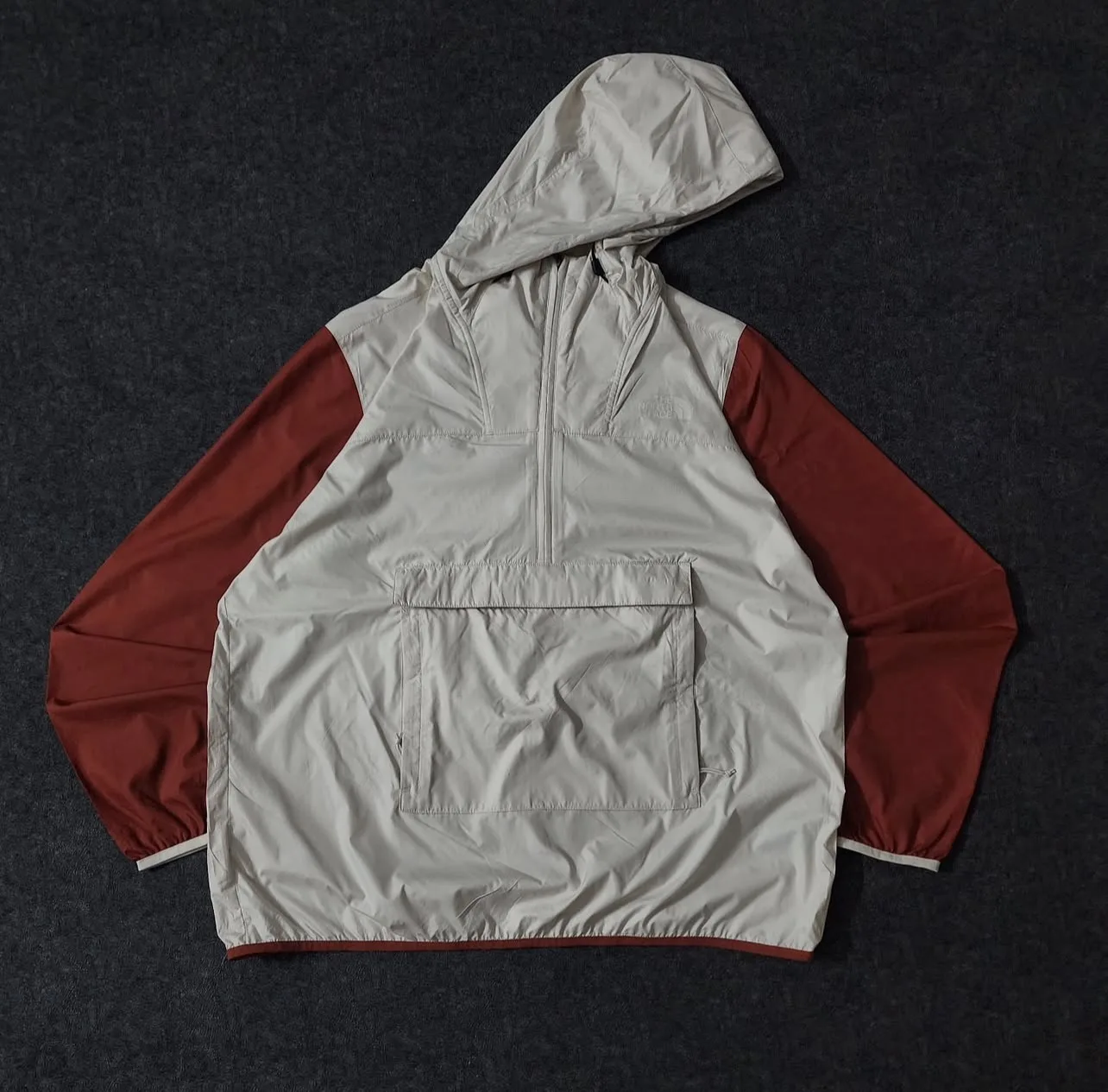 The North Face Packable Windbreaker Jacket White & Red | L