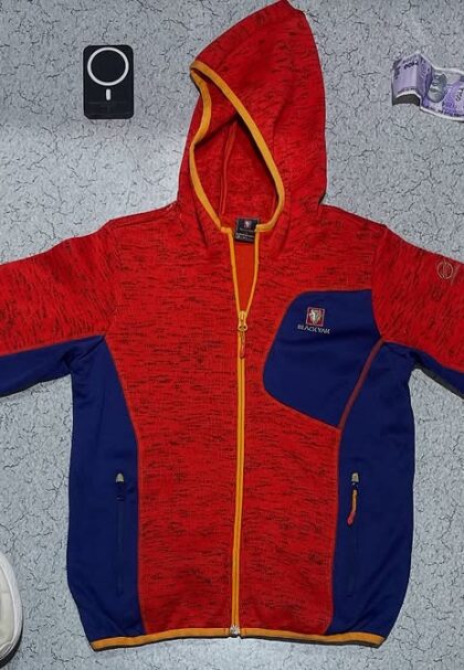 Black Vak Extreme Cold Sweater Red & Blue Size M