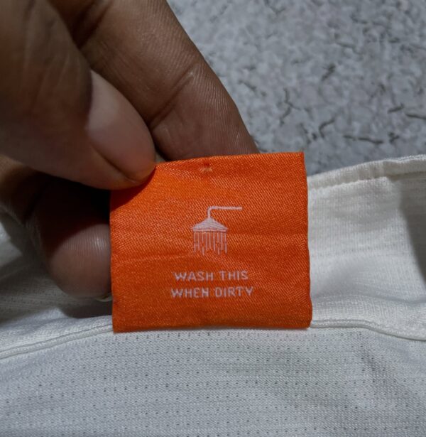 PUMA HALF ZIP UP TSHIRT SIZE L WHITE - Image 8