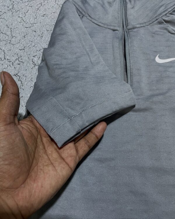 NIKE THERMA FIT BEIJING OLYMPICS 2022 HALF SLEEVE TSHIRT SIZE M - Image 5