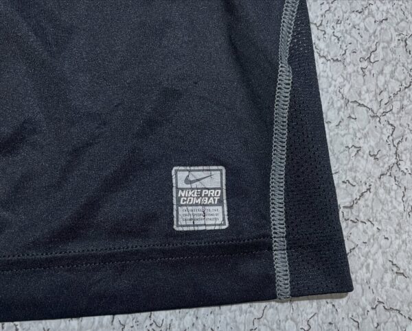 NIKE PRO TSHIRT SIZE S - Image 4