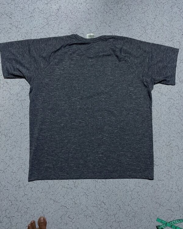 NIKE SWIM TSHIT SIZE L - Image 8