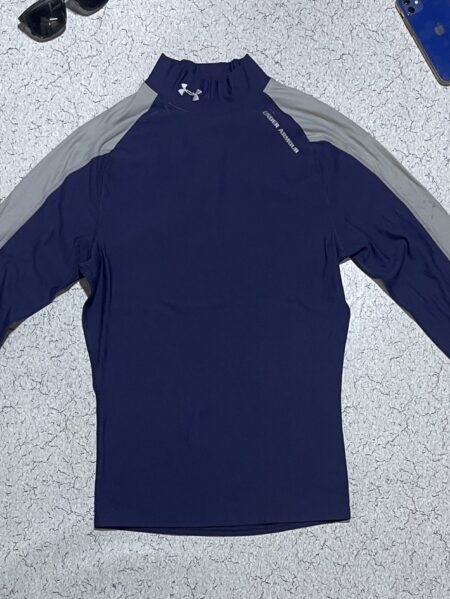 UNDER ARMOUR COMPRESSION TSHIRT FULL SLEEVE SIZE S