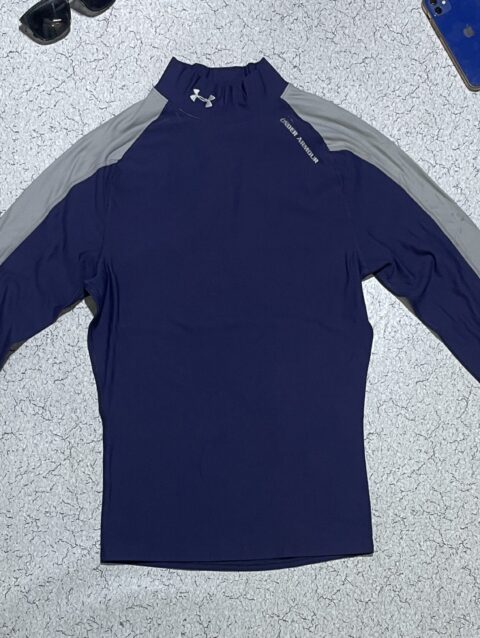 UNDER ARMOUR COMPRESSION TSHIRT FULL SLEEVE SIZE S