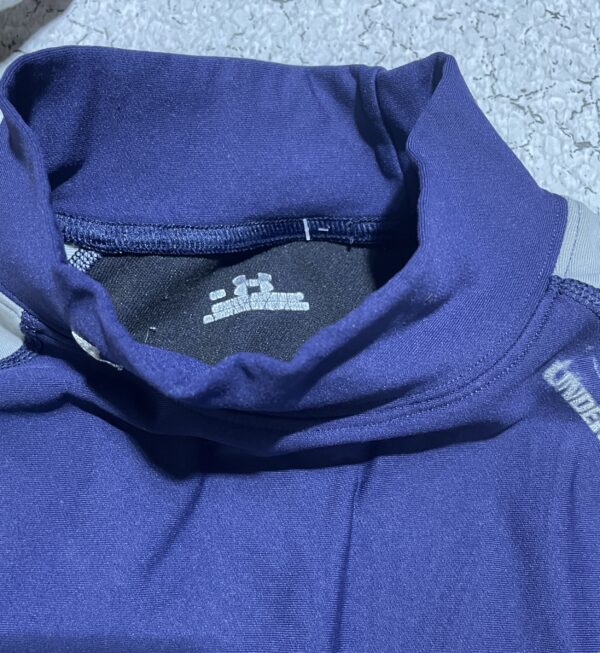 UNDER ARMOUR COMPRESSION TSHIRT FULL SLEEVE SIZE S - Image 2
