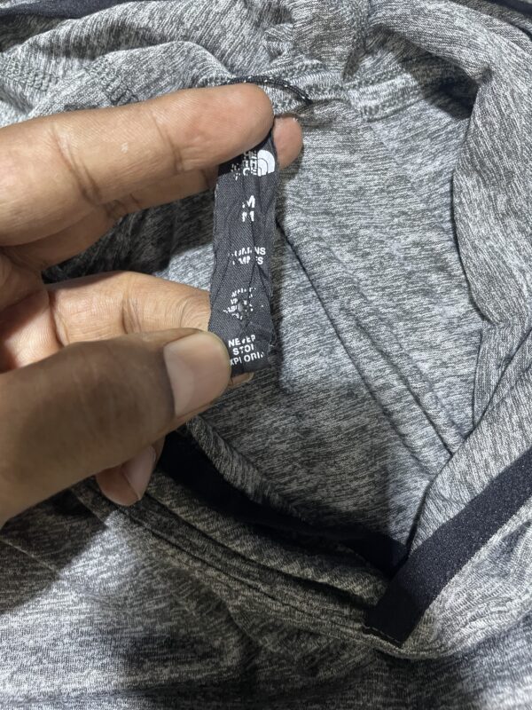The north face hoodie full sleeve size L - Image 4