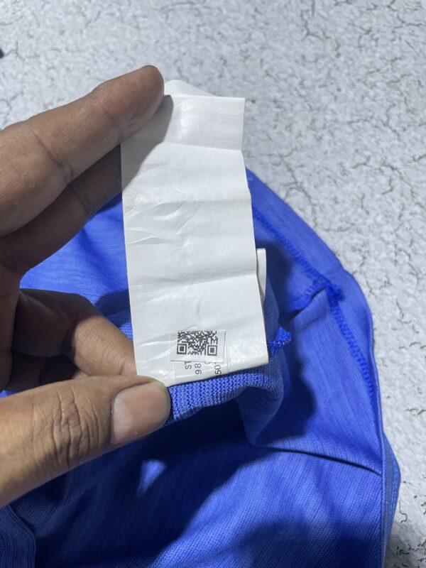 Under armour half tee size S - Image 2