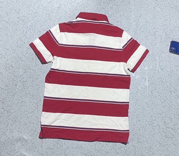 Tommy hillfigher half tshirt size M - Image 9