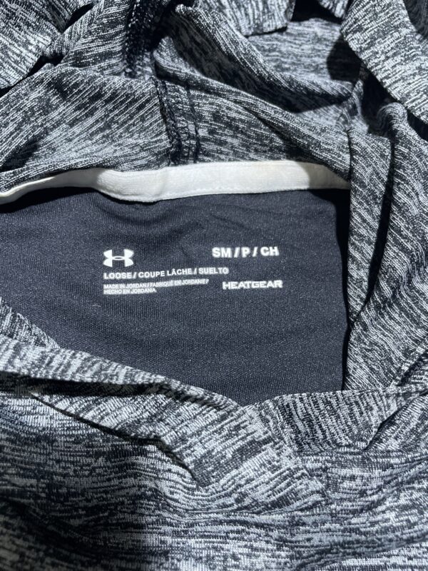 Under Armour hoodie full sleeve Tshirt size XL - Image 4