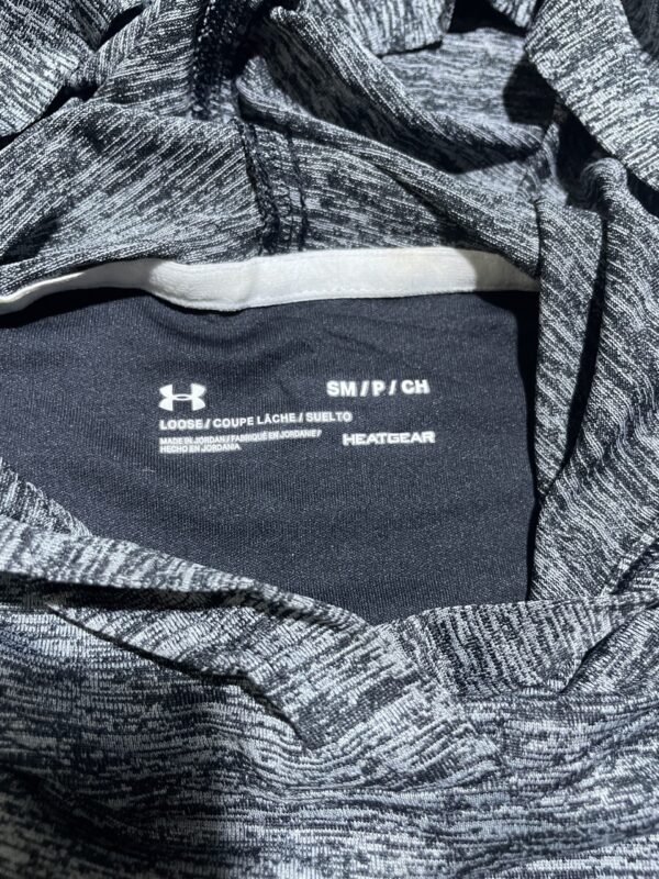 Under Armour hoodie full sleeve Tshirt size XL - Image 4
