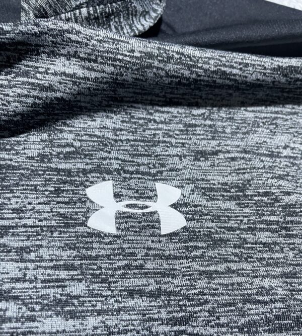 Under Armour hoodie full sleeve Tshirt size XL - Image 5