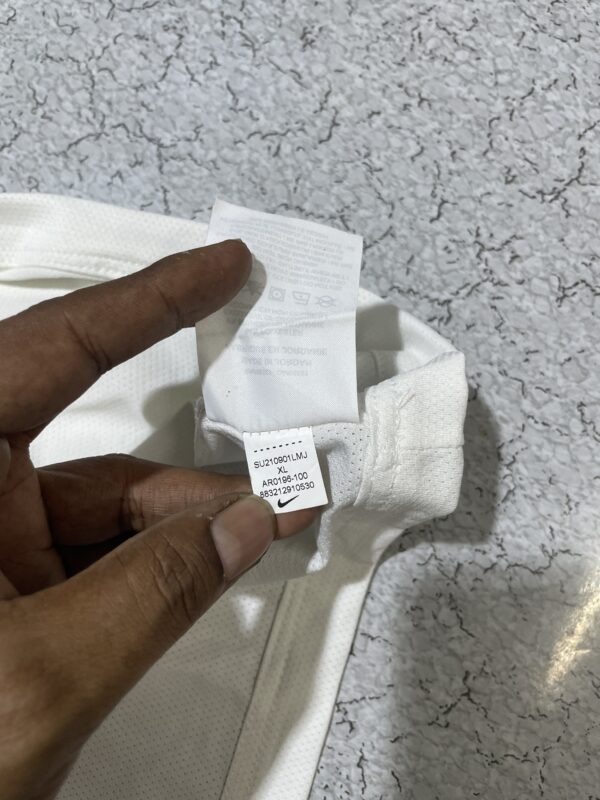 NIKE DRI FIT WHITE TEE SIZE S - Image 5