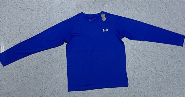 UA heatgear full sleeve tshirt size M

Chest 38
Length 23
Condition like new 

P...
