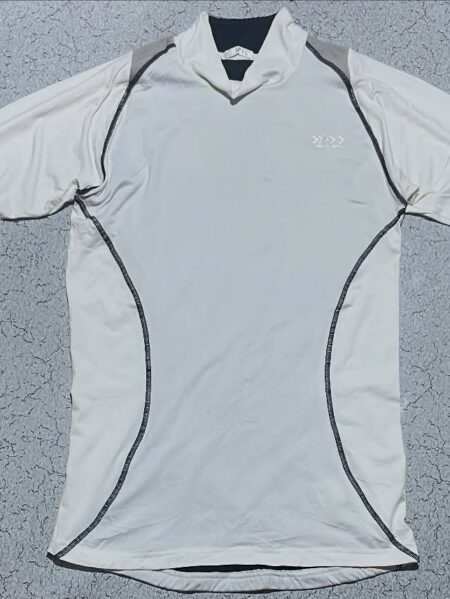 Gratex high neck compression tshirt size M 

Chest 38
Length 28
Condition 10/10
...