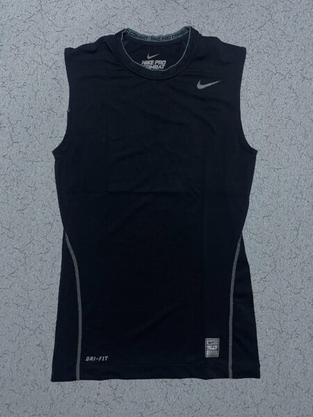 Nike Pro combat compression wear  size S

Price 880/- 

#thriftstoreindia...