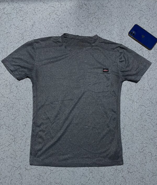 Summer dickies tshirt size M condition like new

#thriftstoreindia...