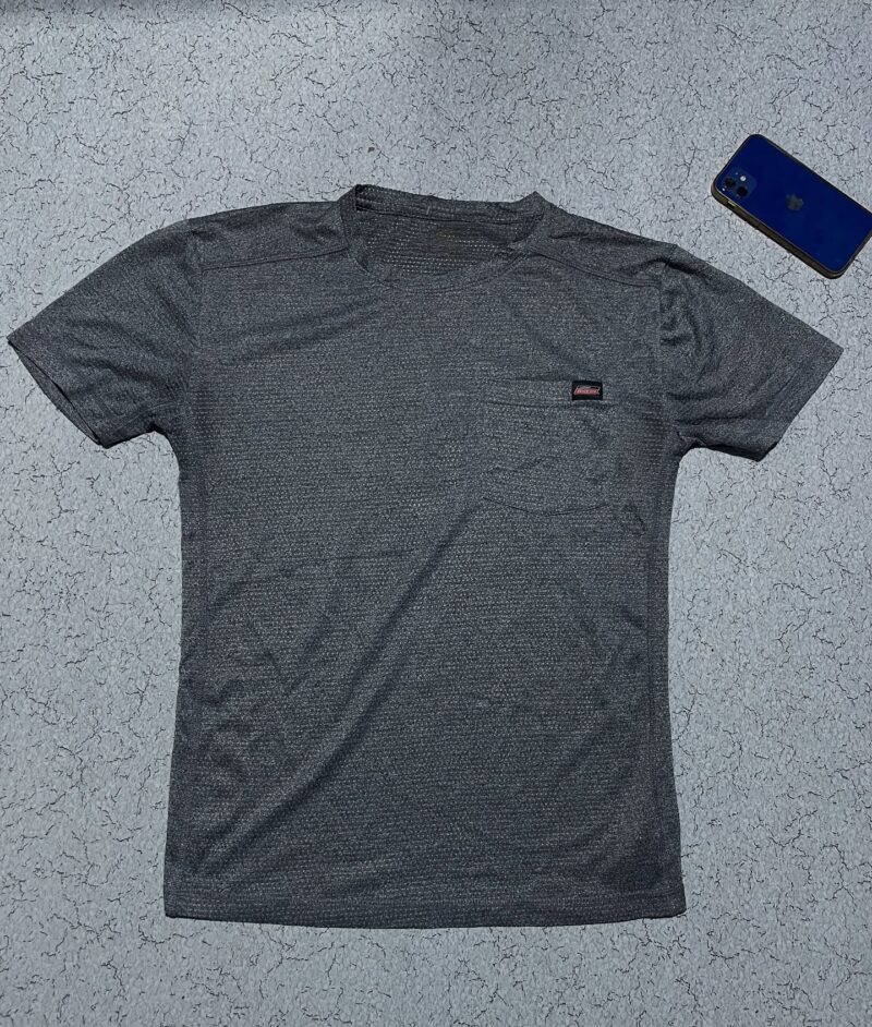 Summer dickies tshirt size M condition like new

#thriftstoreindia...