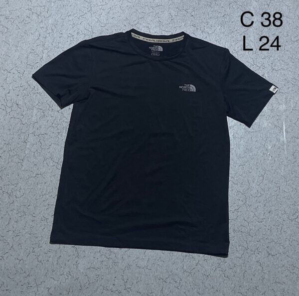 Sportswear authentic tshirt size M

Chest 38
Length 24

Price 550/-

#thriftstor...