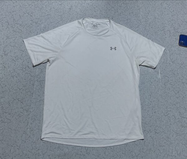 UA Tech Tee cotton for summer size XL condition like new

Chest 44
Length 28

#t...