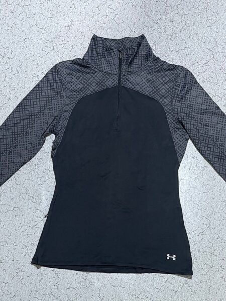 Women heatgear sportswear full sleeve half zip up size M 

Condition like new 

...
