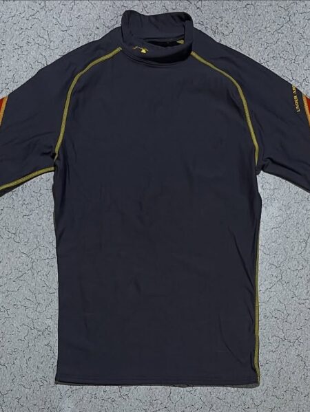 UA high neck compression size S 

Chest 34 to 42 strechy 

“Length 26

Price 125...